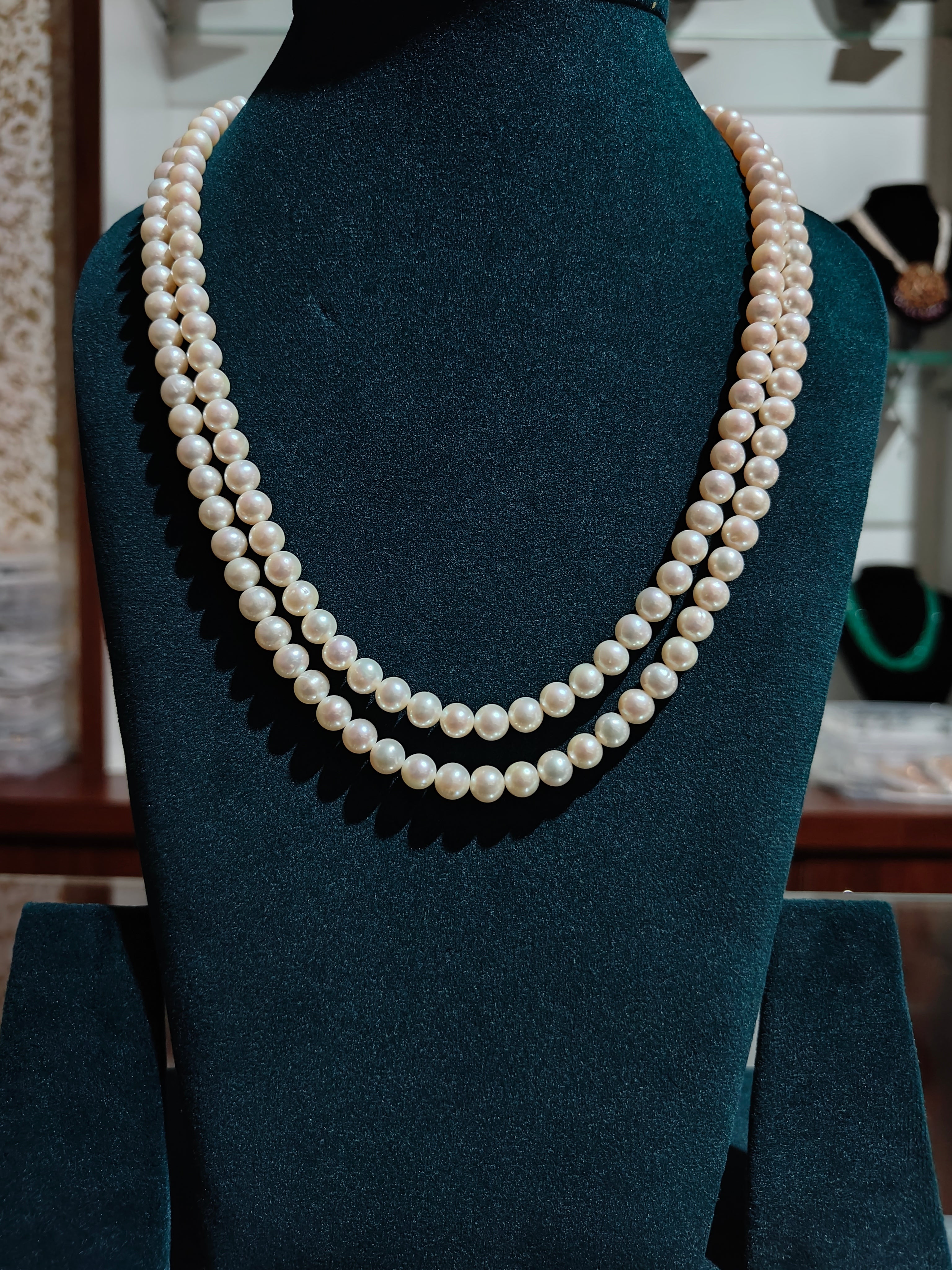 2 Lines Round Cultured White Pearls  thumbnail 2