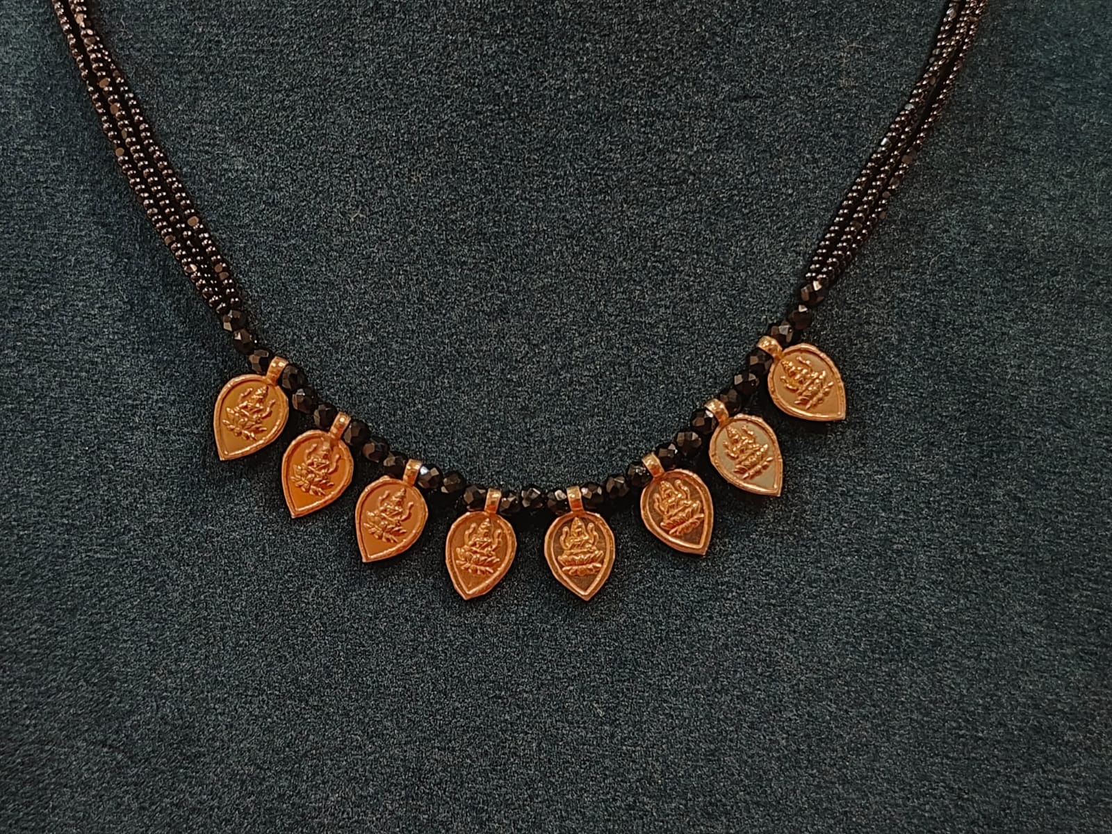 Black Beads With Leaf Shape Kasulu  thumbnail 2