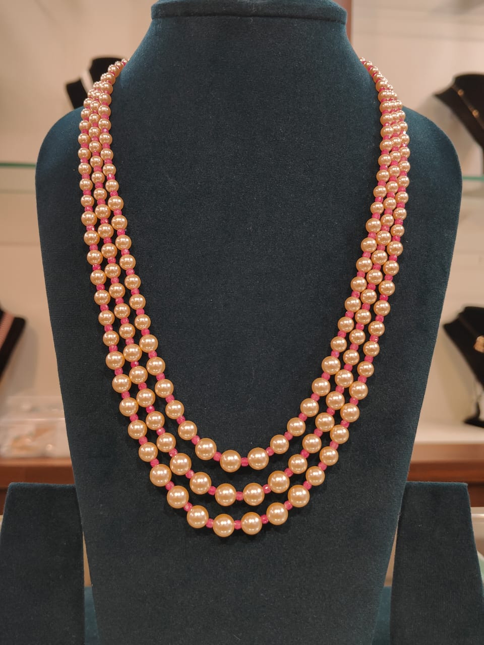 3 Lines Graded Swarovski Pearls With Pink Cz Beads  thumbnail 2